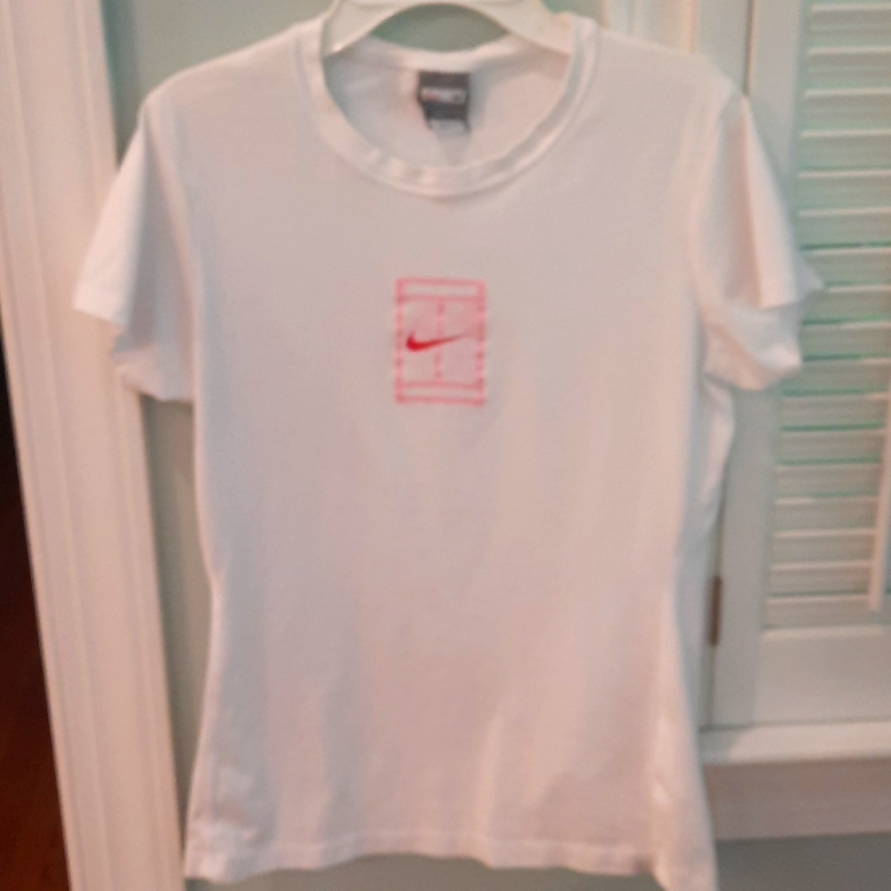 Nike dri-fit Womens T - Medium
